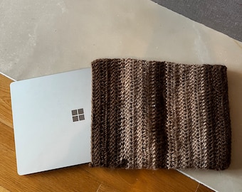 Capa de crochê para laptop - Feito à mão na Irlanda 100% lã