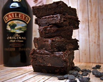 Baileys Brownie-Rezept | Gourmet-Brownie-Rezepte, klebrige Schokoladen-Dessert-Alkohol-Brownies, mit Fudgy Chewy angereichert