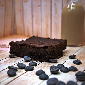 Receta de Baileys Brownie / Recetas de brownie gourmet Postre de chocolate pegajoso Brownies con alcohol Fudgy Chewy Infusionado imagen 4