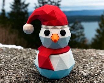 Bonhomme de neige d'hiver low poly avec bonnet de Noel, décoration de table festive, idée cadeau, décoration d'hiver stylée, cadeau de vacances, moderne