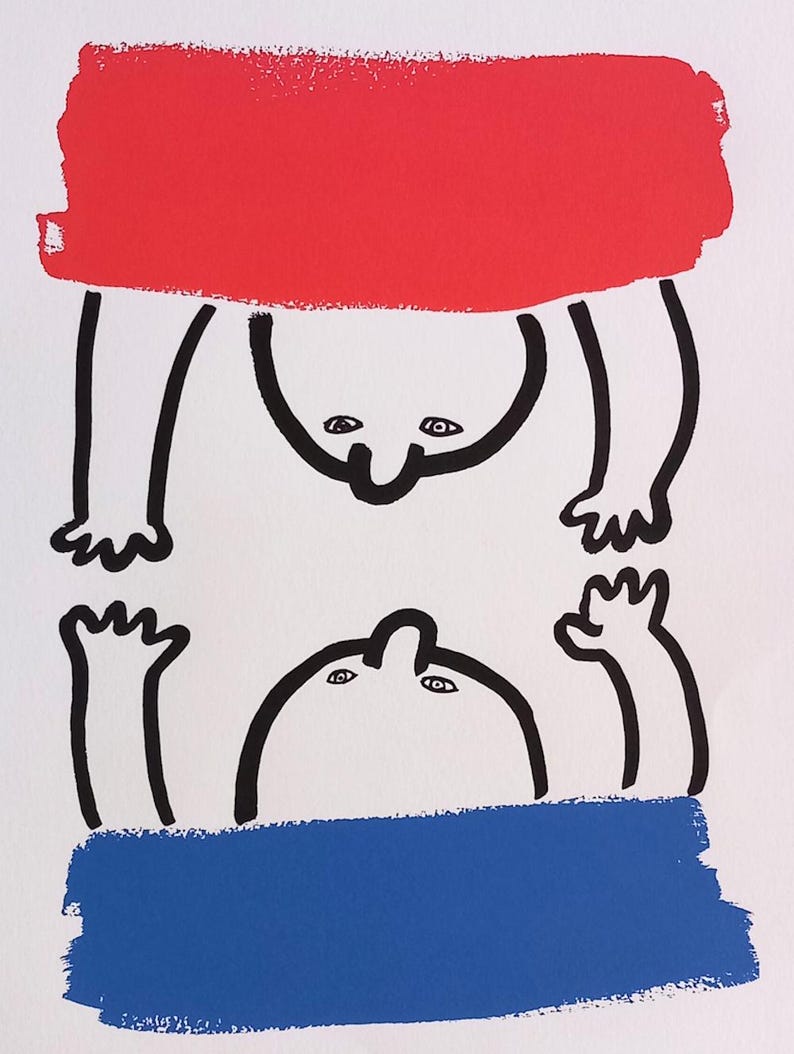 Puede incluir: Impresi&oacute;n art&iacute;stica abstracta con dos figuras estilizadas con contornos negros y rasgos faciales simples. Un rect&aacute;ngulo rojo est&aacute; encima de la figura superior y un rect&aacute;ngulo azul debajo, todo sobre un fondo blanco.