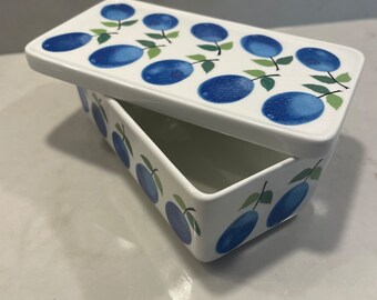 Caja de mantequilla Prunus con tapa - Gustavsberg - porcelana - diseñada por Stig Lindberg - Suecia años 60