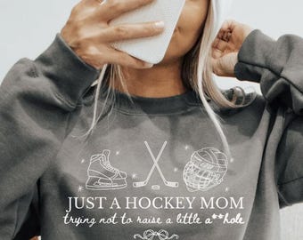 Sweat maman hockey Chemise maman hockey cadeau maman hockey Sweat-shirt pour le jour de la rencontre Chemise de hockey à col rond pour maman sportive pour maman Idée cadeau saison de hockey