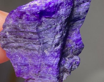 Sugilite , sugilite rough , sugilite crystal , sugilite gel , shugee , natural sugilite , rare sugilite