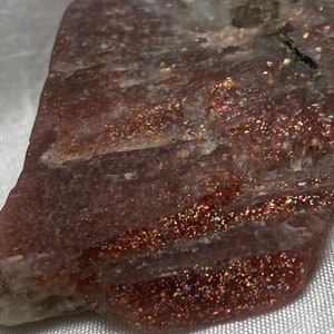 Sunstone , sand stone , natural gemstone , rough sunstone  , glittery sunstone , sparkling sunstone, natural stone stone