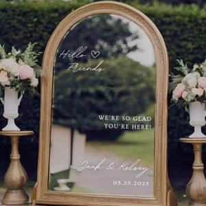 Calcomanía de boda "Hola Amigos" / Nombres personalizables - Para espejo, acrílico - Letrero para espejo de boda - Nos alegra mucho que estés aquí - Recepción