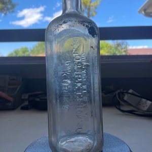 Antique Dr. Peter’s Kuriko Bottle Dr. Peter Fahrney & Sons Co. Chicago, ILL, USA. Pharmacy Bottle c1920s