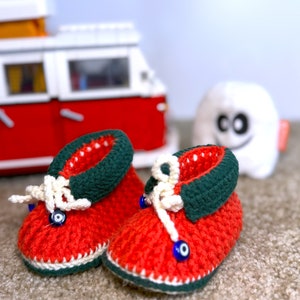 Soft Knit Baby Booties – Handmade Gift for Newborns