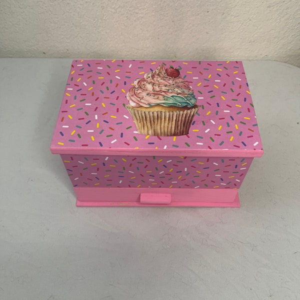 Sweet Cupcake and Sprinkles Jewelry Box