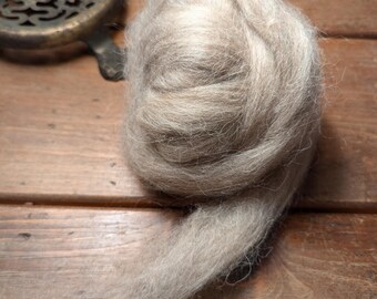 Navajo-Churro Wool x Mohair 60/40 Roving - Natural Grey