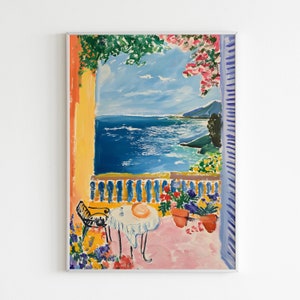 Puede incluir: Una pintura de un balcón con vistas a un océano azul con una mesa y sillas. El balcón está decorado con flores y plantas coloridas. La pintura está realizada en un estilo brillante y colorido.