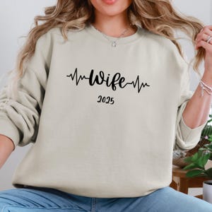 Custom mevrouw sweater, bruidsweater, toekomstige mevrouw hoodie, gepersonaliseerd huwelijkscadeau, cadeau nieuwe vrouw, verlovingscadeau, bruid ronde hals