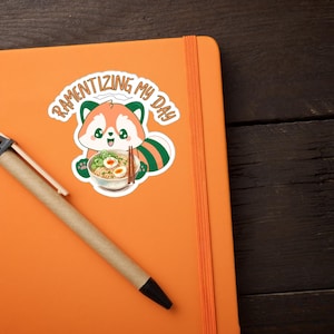 Bonita pegatina de panda rojo con ramen, divertida calcomanía con juego de palabras sobre comida, pegatina de vinilo de animal kawaii para portátil, botella de agua y diario, divertida pegatina con juego de palabras sobre comida