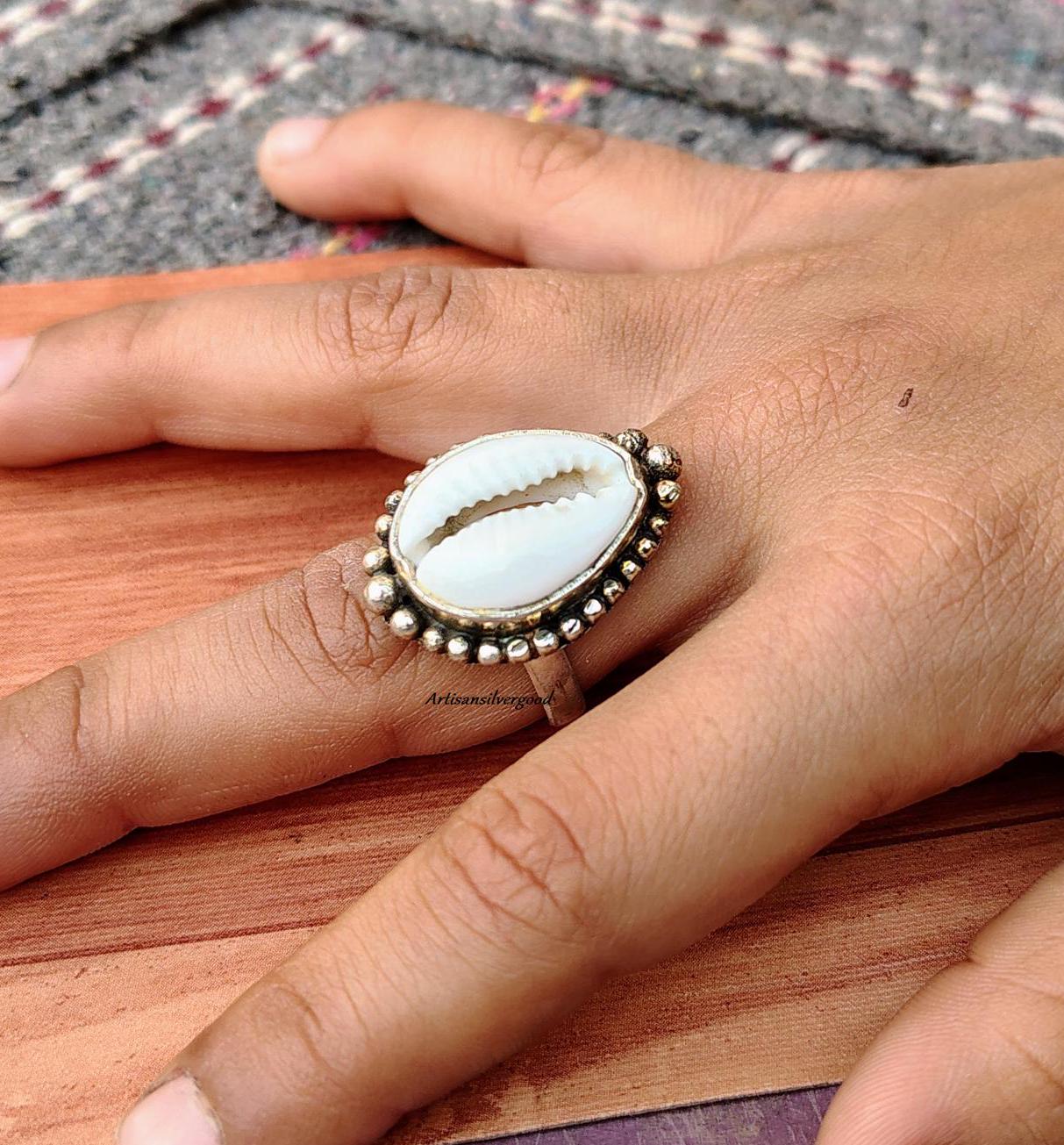 Anello Conchiglia Blu Mare Fatto A Mano – Gioiello Boho Regolabile In Ottone Con Conchiglia Naturale (Regalo Estate)