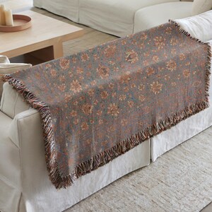 Vintage Floral Design Woven Blanket for Sofa Modern Farmhouse Cottage Moody Wall Art Decor Gift Large Wall Hanging For Bedroom or Nursery