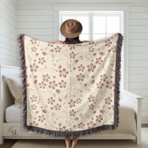 Creme und Burgundy Floral gewebte Decke, große Wandteppich Decke, moderne Bauernhaus Baumwolle Dekor Boho Wandteppich ästhetisches Geschenk für sie