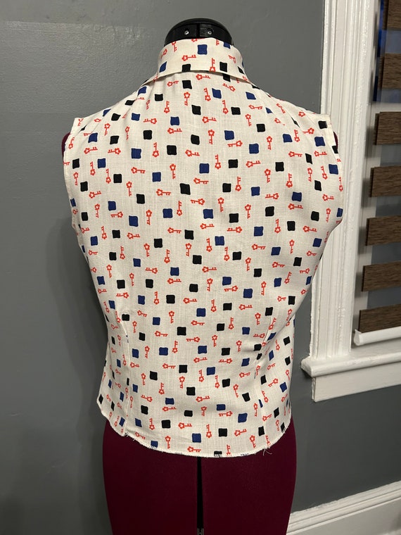 Cute vintage key novelty sleeveless blouse | 1950… - image 3