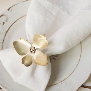 Floral Napkin Rings, Gold Flower Napkin Ring Set, Table Decoration, Wedding Napkin Rings, Wedding Table Decor, Floral Brass Napkin Rings