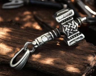 Colgante de plata de ley con forma del martillo de Thor - Joyería vikinga nórdica de bronce con el Mjolnir - Hecho a mano para amantes de la mitología