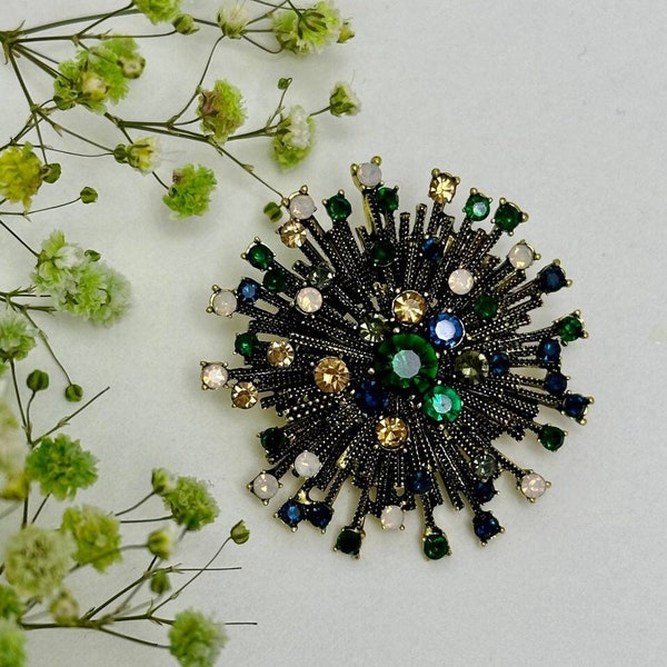 Vintage-Inspired Crystal Boho Brooch - Timeless Elegance with a Bohemian Twist