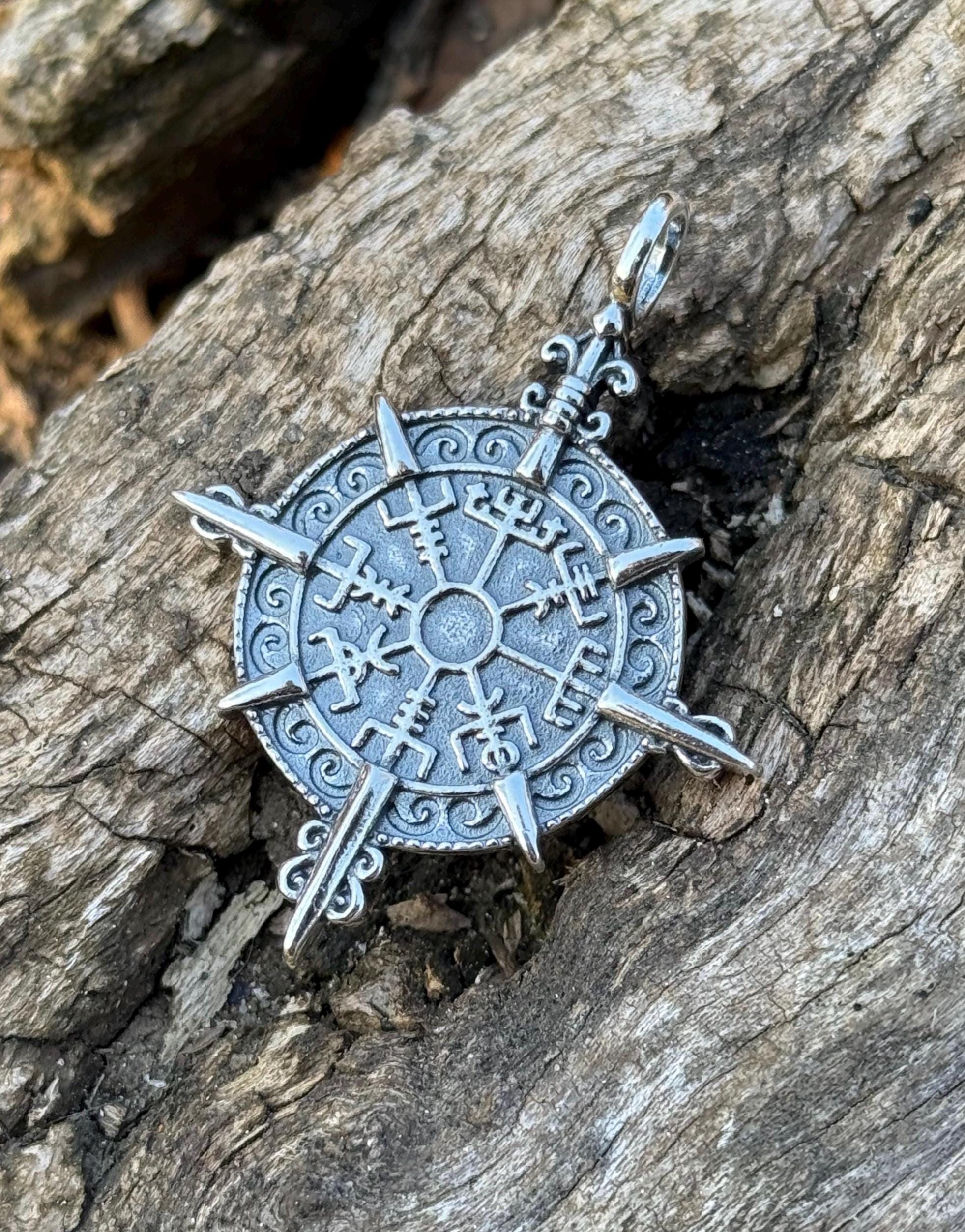 バイキング ヴェグヴィシル コンパス ペンダント - 男性用シルバー