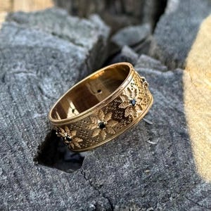 Vyshyvanka Ring Silver or Gold – Ukrainian Embroidery Band with Black Gem, Boho Wedding Ring, Unisex Ethnic Jewelry