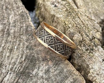 Anillo étnico Vyshyvanka: adorno tradicional eslavo ucraniano, joyería pagana hecha a mano en bronce, banda de arte antiguo única