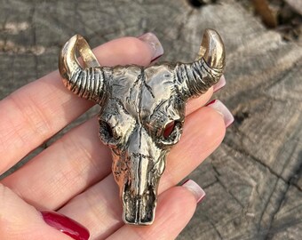 Antiqued Bull Skull Necklace – Blackened Taurus Pendant, Silver Skull Buffalo & Longhorn Horn Necklace
