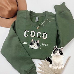 Custom Cat Embroidered Sweatshirt, Custom Embroidered Dog Hoodie, Personalized Pet Face and name Sweatshirt, Pet Lovers Gift, Gift for Mom