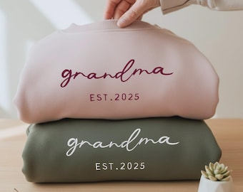Bluza z haftowanym nadrukiem dla babci, spersonalizowany sweter dla babci z imionami wnuków na rękawach, prezent świąteczny dla dziadków