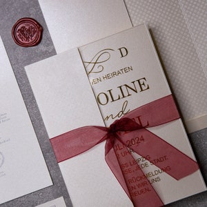 Hochzeit Hochzeitseinladung Beige Rot Acrylglas goldene Schrift Menükarte Namensschild