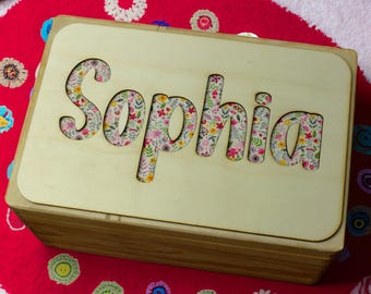 Personalized Wooden Keepsake Box: Floral Inlay, Custom Name