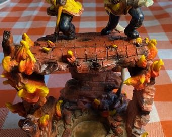 Portavelas de resina vintage con forma de bombero, calentador de aceite votivo y decoración.