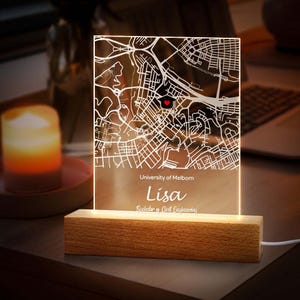 Aangepaste gegraveerde kaart afstuderen nachtlampje, gepersonaliseerd afstudeercadeau, aangepast afstudeernachtlampje, aangepaste cadeaus voor afstuderen, afstudeercadeau