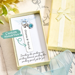 Ciondolo personalizzato per bouquet da sposa con testo inciso e biglietto, regalo di nozze Something Blue per la sposa, ciondolo personalizzato per matrimonio Something Blue
