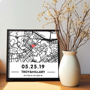 Plaque personnalisée dessinée à la main du plan des rues, carte de localisation personnalisée, cadeau encadré unique, cadeau d'anniversaire de mariage, cadeau personnalisé pour la Saint-Valentin