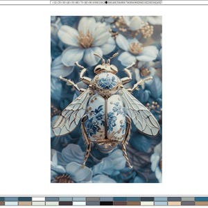 Puede incluir: Una figura decorativa de escarabajo con un cuerpo de aspecto de porcelana blanca adornado con intrincados patrones florales azules, patas doradas y alas translúcidas, sobre un fondo de flores azules suaves con centros claros.