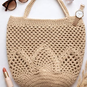 Crochet shopper bag pattern, adorable handbag with pineapple stitch, boho wardrobe for woman