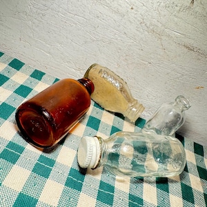 Miniature Vintage Bottles, BAYER Aspirin Bottle (RARE)