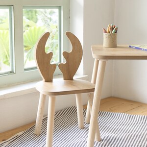 Table et chaises en bois Montessori pour enfants, cadeau de chaise de cerf pour enfants, en bois de haute qualité, ensemble table et chaises pour enfants, table d'activité image 9