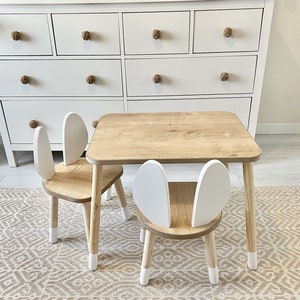 Table en bois Montessori de haute qualité et oreilles de lapin blanc 2 chaises pour enfants, chaise lapin, cadeau pour enfants, table d'activités