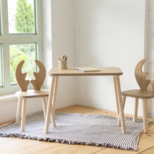 Table et chaises en bois Montessori pour enfants, cadeau de chaise de cerf pour enfants, en bois de haute qualité, ensemble table et chaises pour enfants, table d'activité image 7