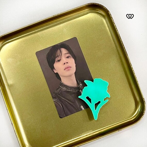 BTS Park Jimin Muse Logo Flower Smeraldo Wooden Keychain
