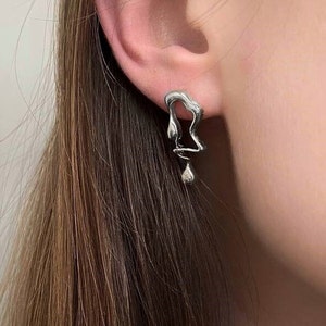 Elegant Asymmetrical Earrings Modern Water Drops Stylish Unique large mismatched stud earrings IMMEDIATE SHIPPING Bild 5