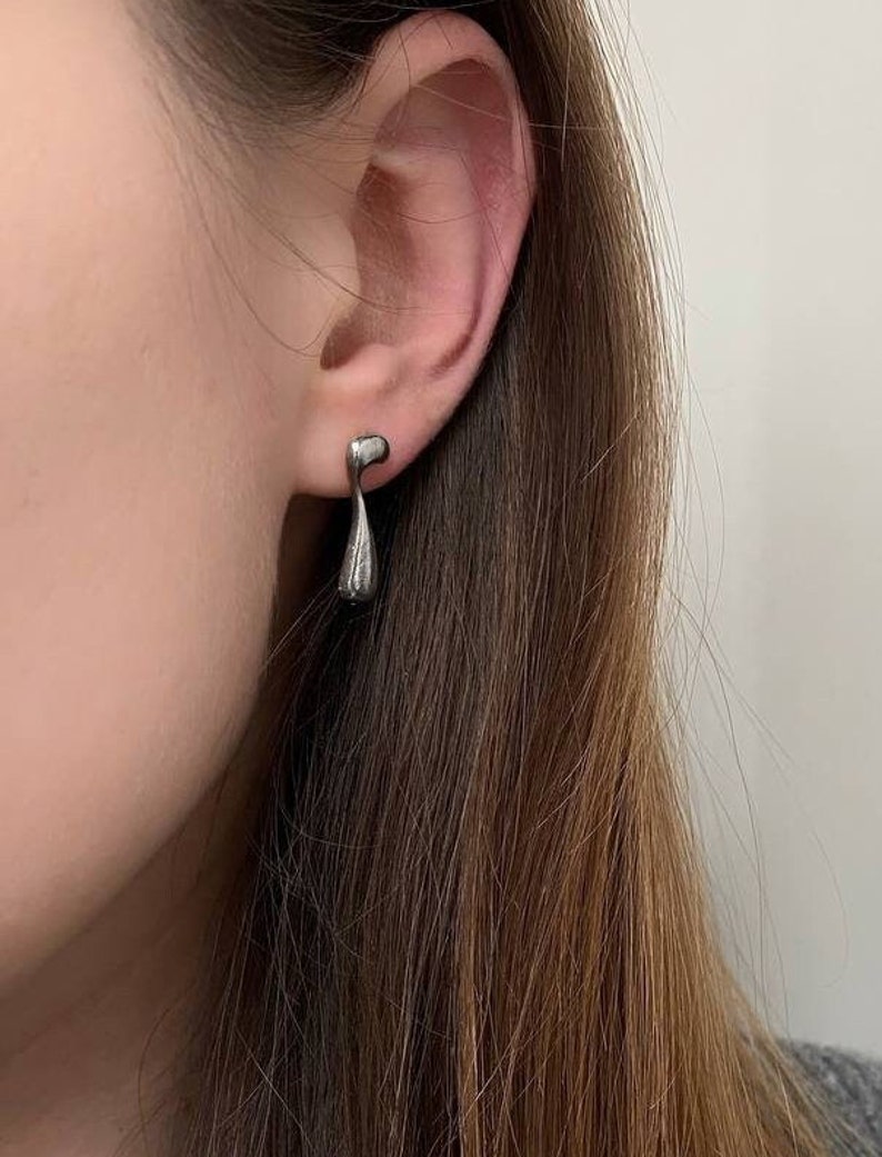 Elegant Asymmetrical Earrings Modern Water Drops Stylish Unique large mismatched stud earrings IMMEDIATE SHIPPING Bild 4