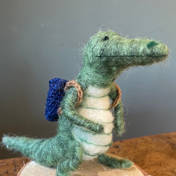 Crocodile, Alligator, needle felt, Miniature gator , Needle-felted animal, Needle-felted decoration, animal sculpture, Miniature animal.