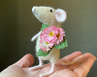 Mouse, needle felt, Miniature mouse, Needle-felted animal, Needle-felted decoration, animal sculpture, Miniature animal, mothersday, Gift.