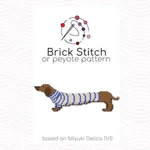 Può includere: Uno schema di perline per un bassotto che indossa un maglione a righe blu e bianche. Lo schema è basato su perline Miyuki Delica 11/0 e utilizza il punto a mattoni o il punto peyote.