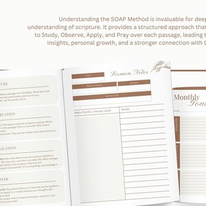 K&ouml;nnte beinhalten: Ein wei&szlig;es und braunes Journal mit dem Text "Understanding the SOAP Method" und "Sermon Notes" auf dem Cover. Das Journal ist auf einer Seite ge&ouml;ffnet, die Anweisungen zur Verwendung der SOAP-Methode zum Studium der Heiligen Schrift enth&auml;lt. Die n&auml;chste Seite enth&auml;lt einen Abschnitt zum Notieren von Predigten und einen Abschnitt f&uuml;r monatliche Ziele.