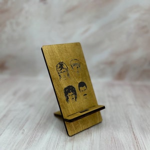 Wood Phone Holder, Phone Stand, Personalized Engraving, Convenient phone charging